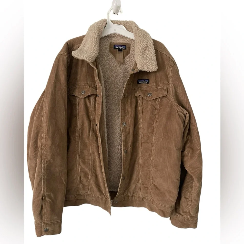 Patagonia Pile-LinedTrucker in a size large - Picture 9 of 10